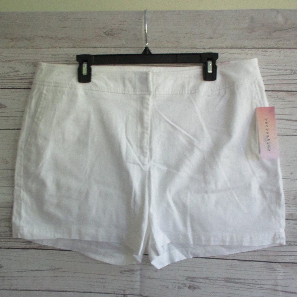 NWT - RECREATION white shorts - sz 14 - $40.00